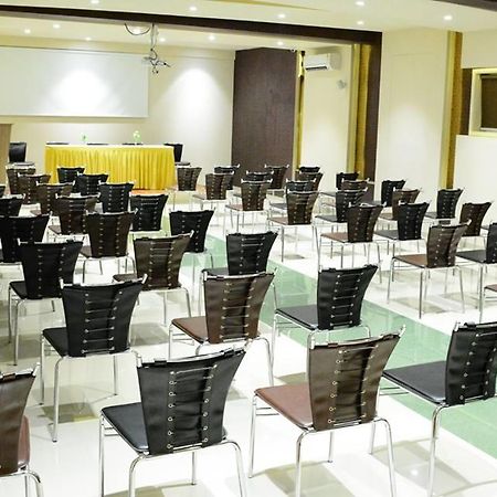 Hotel Ramkrishna Executive Bārsi Esterno foto