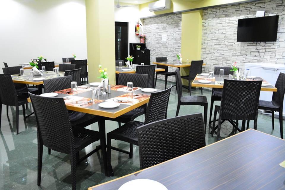 Hotel Ramkrishna Executive Bārsi Esterno foto